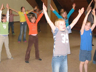 Kinder beim Tanzworkshop