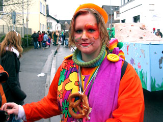 Vorstandsmitglied Sarah als bunter Clown
