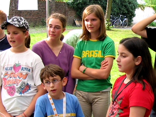 Kinder beim Sommerfest 04; Rechte: bzd. pr-team